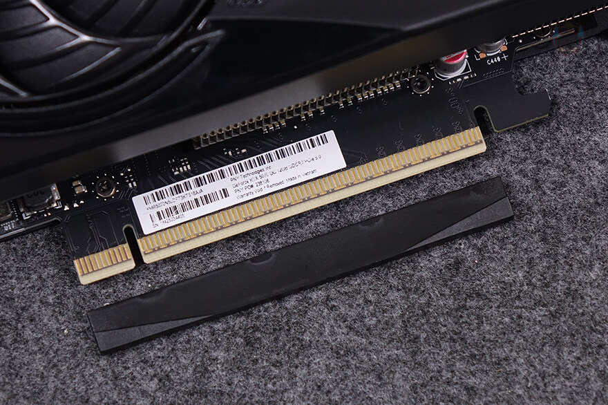 블랙감성!PNY 지포스 RTX 5070 OC D7 12GB Triple Fan_26.jpg