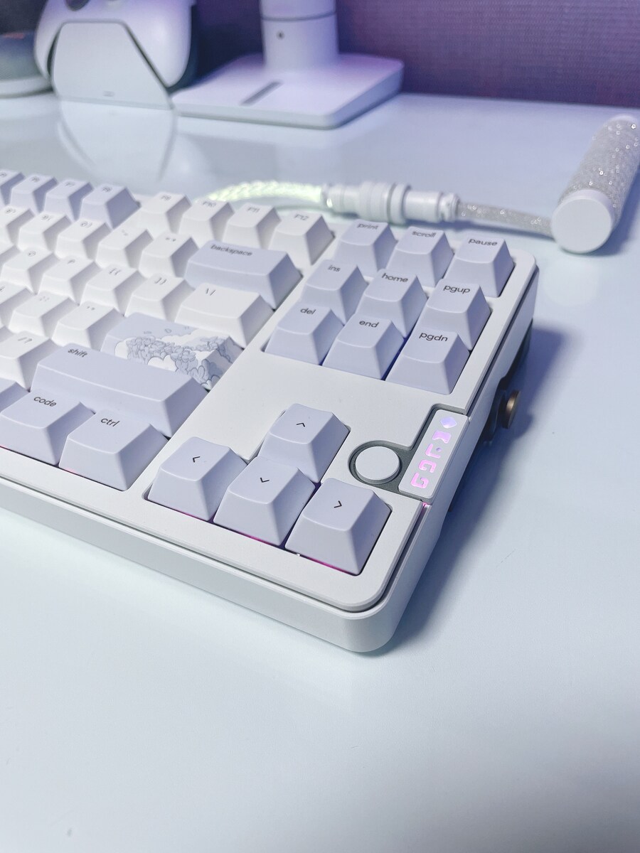 데스크셋업) 이제 키보드랑 마우스도 샀고.. 컴퓨터만 사면된다.._2.jpg