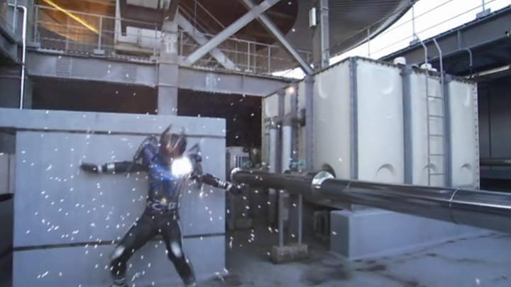 [가면라이더 카부토] 너무도 하이퍼 했던 등장_28.jpg