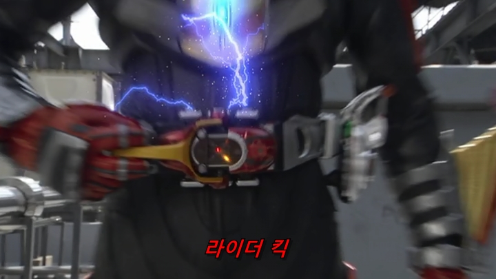 [가면라이더 카부토] 너무도 하이퍼 했던 등장_46.jpg