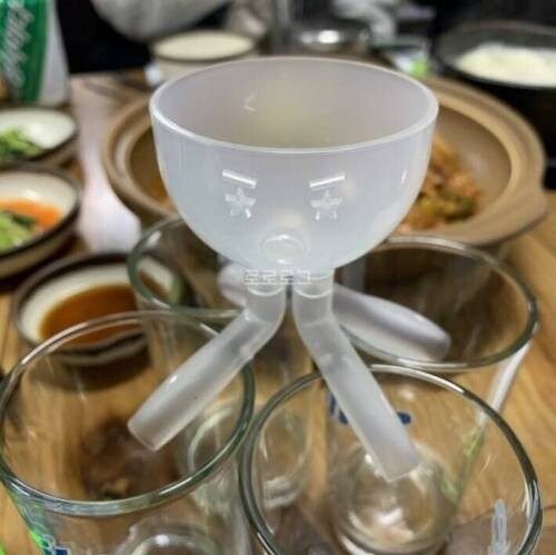 회식 때 유용하게 술잔 채우는 아이템_2.jpg