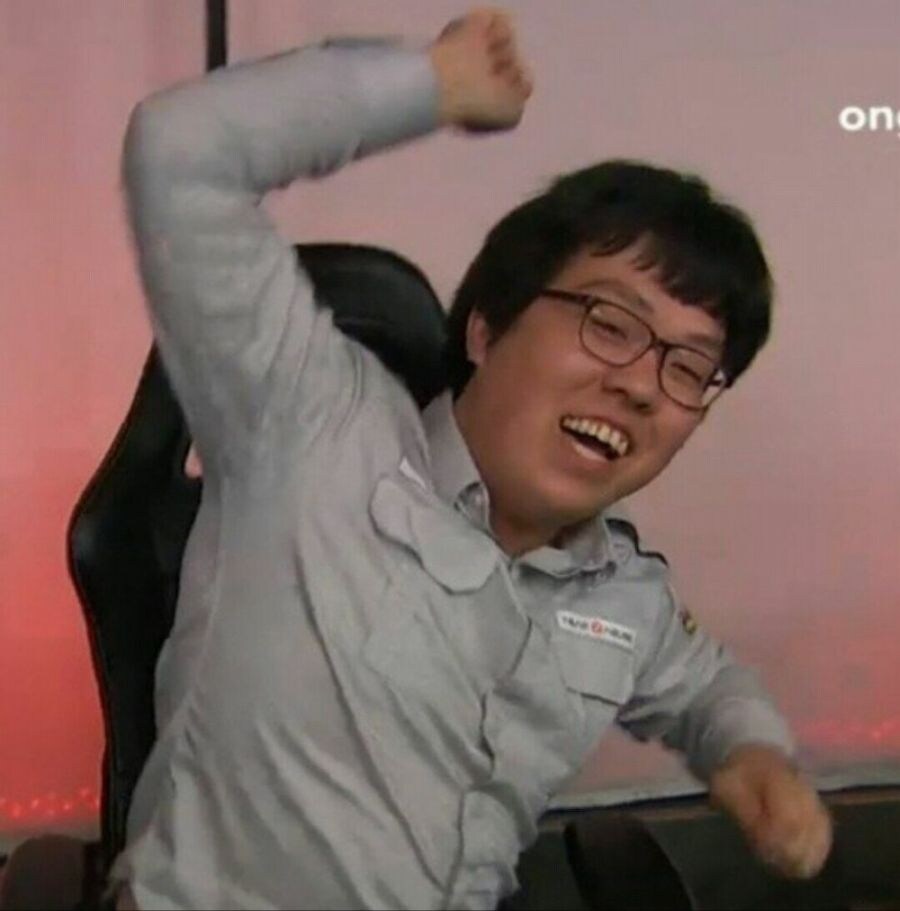 롤)우지 명전 광고 어떻게 원딜을 개념을 바꾸었나 봤는데_1.jpg
