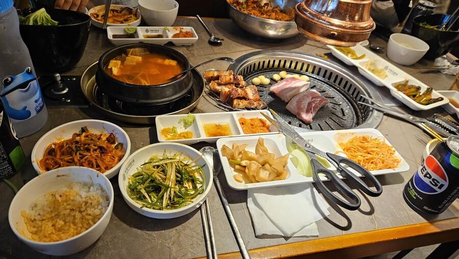 간만에 삼겹살 조지는데_1.jpg