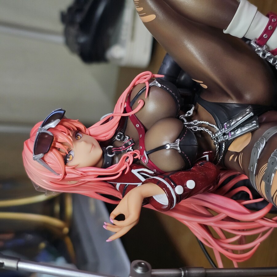 한 때 니케의 대표 망측캐였던 볼륨_8.jpg