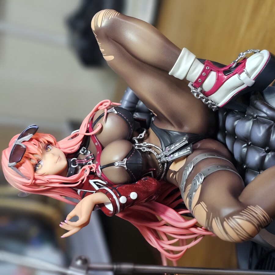 한 때 니케의 대표 망측캐였던 볼륨_9.jpg