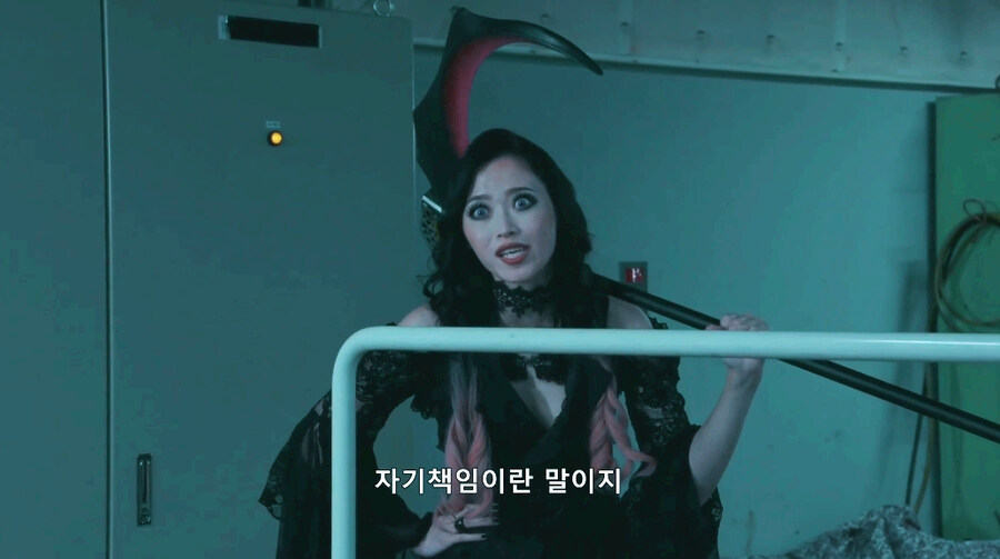 ㅇㅇㄱ)디씨가 우리보고 공공의 적을 두고 아군 사격한 ㅄ이라고?_1.jpg