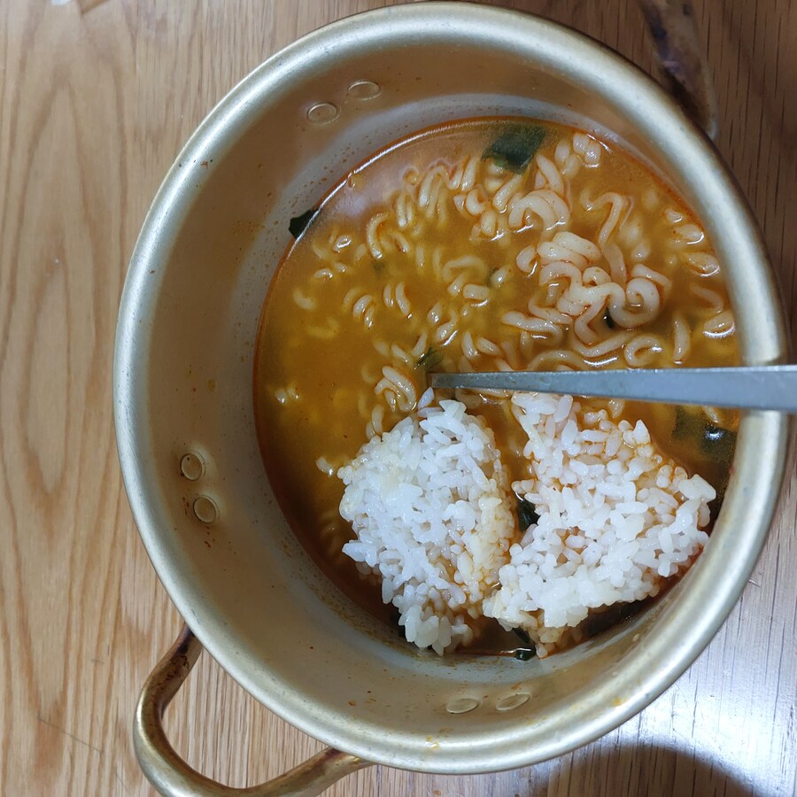 오늘만 과식 좀 하겠습니다_1.jpg