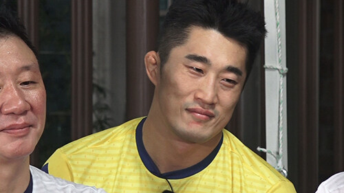 UFC) 오늘 있었던 경기 해설에서 방송사고 낼 뻔한 해설진 ㅋㅋ_2.jpg
