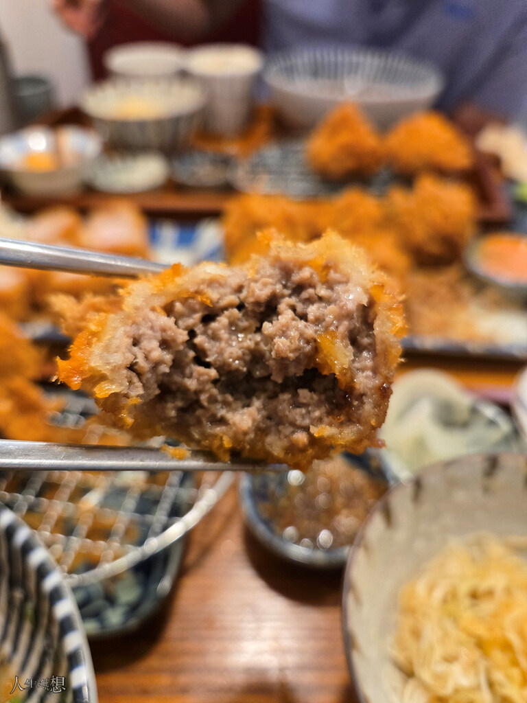 촛점 잡을 틈도 없이 허기졌던 점심의 볼카츠_8.jpg