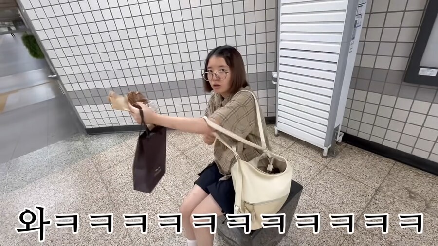 유튜브) 꾸미기 싫어하는 동생을 강제로 꾸며버리기_4.png