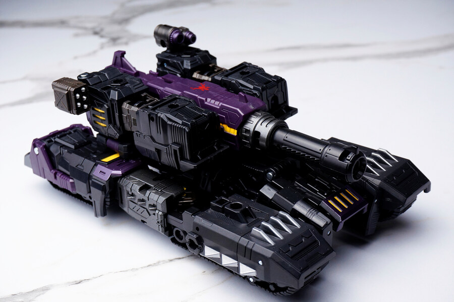 트랜스포머 에오프 폴른(메가트로너스)_1.jpg