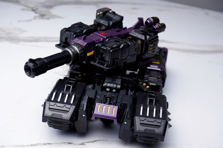 트랜스포머 에오프 폴른(메가트로너스)_3.jpg