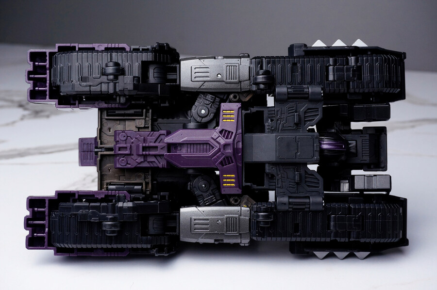 트랜스포머 에오프 폴른(메가트로너스)_4.jpg