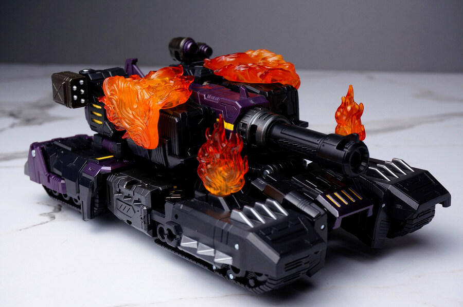 트랜스포머 에오프 폴른(메가트로너스)_5.jpg