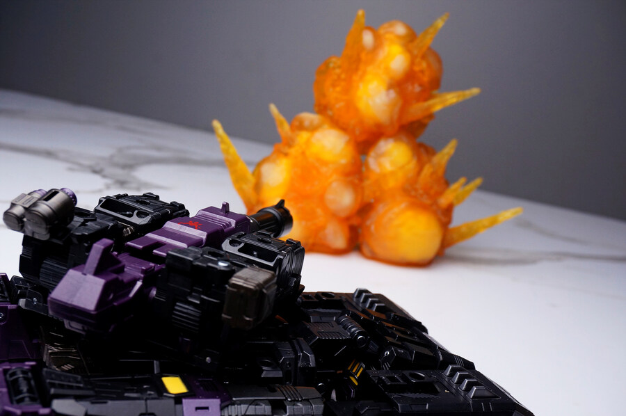 트랜스포머 에오프 폴른(메가트로너스)_8.jpg