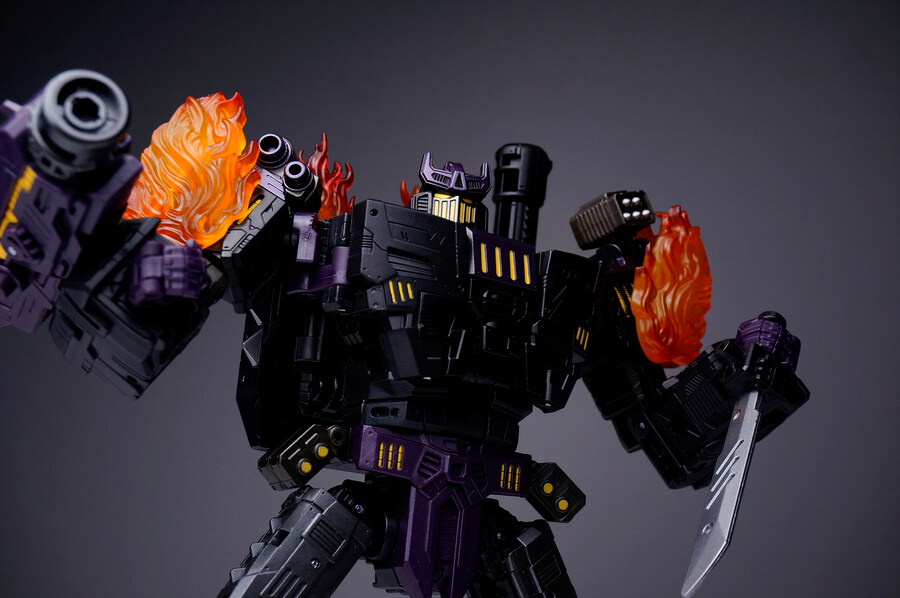 트랜스포머 에오프 폴른(메가트로너스)_15.jpg