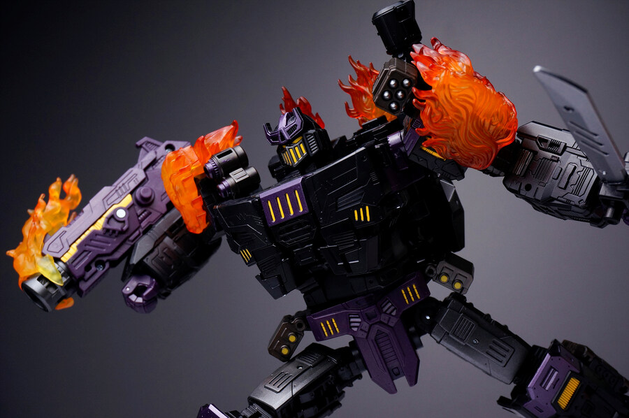 트랜스포머 에오프 폴른(메가트로너스)_20.jpg