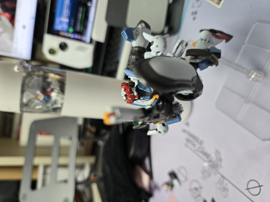 건담) HG GQuuuuuux 포징 조금_3.jpg