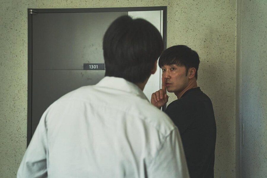 넷플릭스 '84제곱미터' 스틸들_3.png