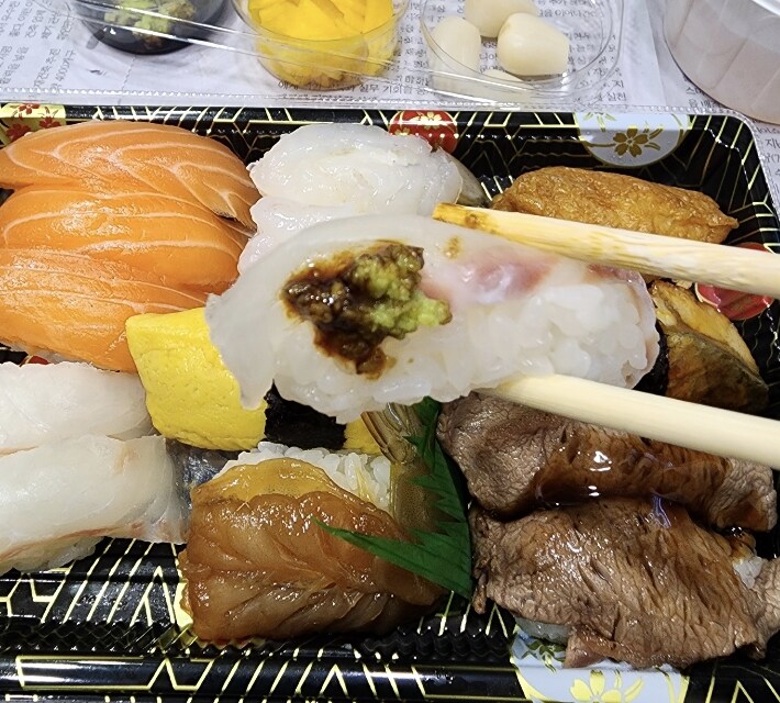 점심은 먹은거야?? 오늘도 그냥 도시락_2.jpg