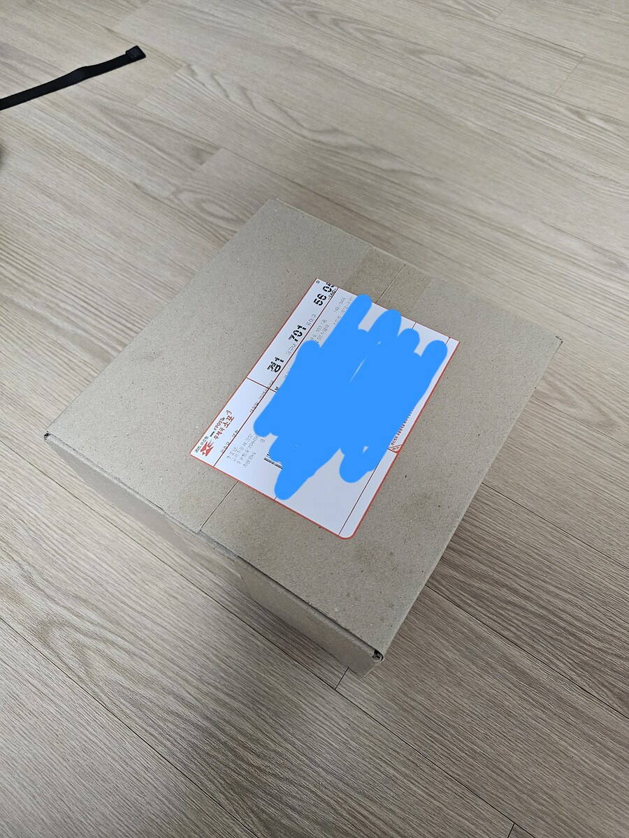 스위치2 팔려고하는데 박스 까고 팔아야되나?_1.jpg