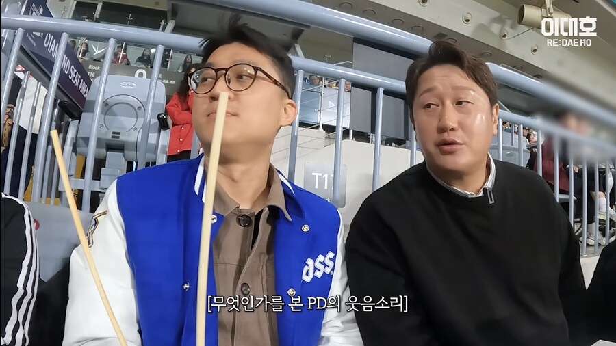 직관갔다가 야구장 중계에 잡혀버린 이대호_6.png