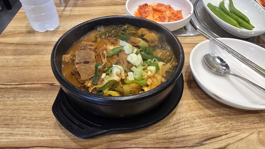 탄수화물 줄이겠다고 국밥을 밥 없이 먹는 중인데_2.jpg