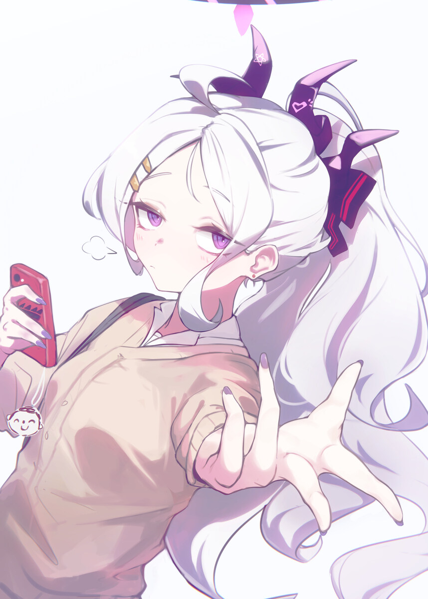 블루아카) "요즘 선생님 내 머리 안 쓰다듬더라?"_1.jpg