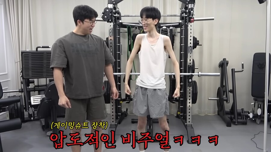 인방)진짜 뼈만 보인다는 몸이 저런 몸이구나_1.png