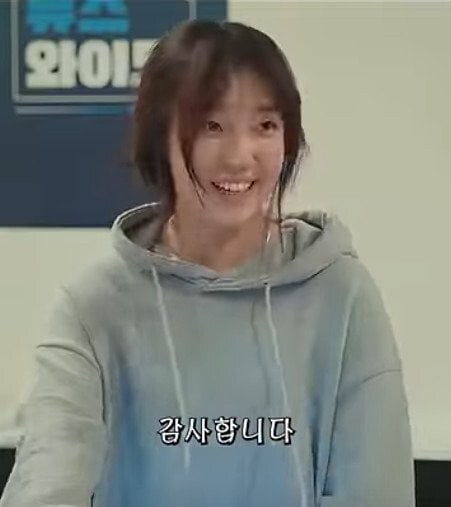 눈빛이 표독스러운 여상사.jpg_12.jpg