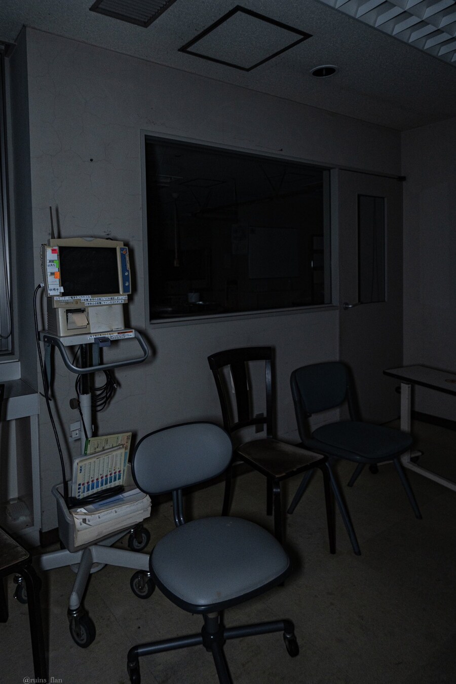 일본, 산 속 깊숙이 있는 종합병원 폐허🏥_2.jpg