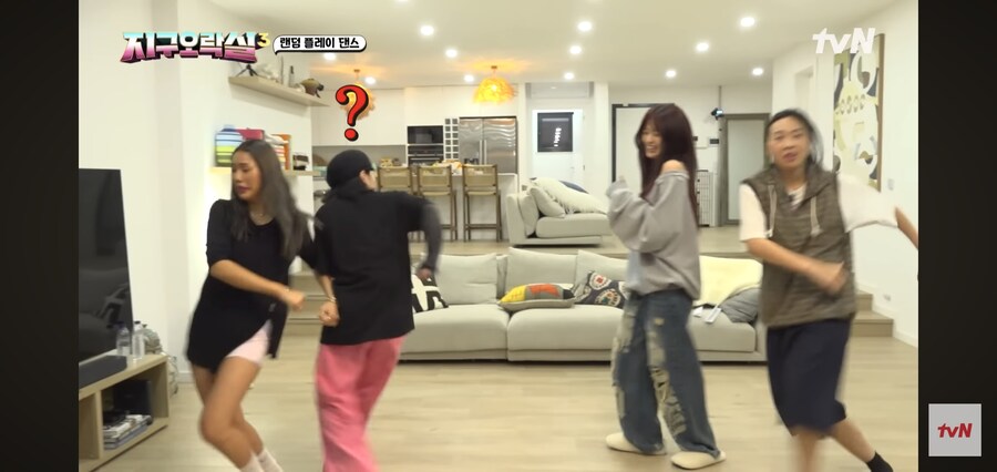 노래가사를 너무나 기깔나게 표현한 희극인_5.jpg