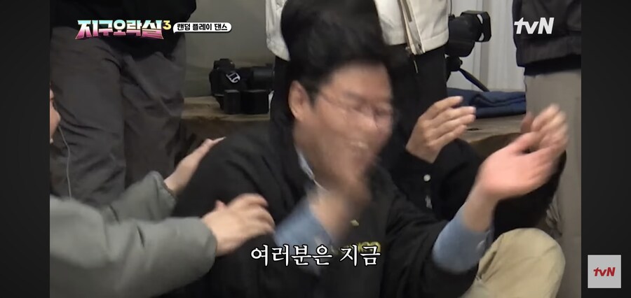 노래가사를 너무나 기깔나게 표현한 희극인_13.jpg