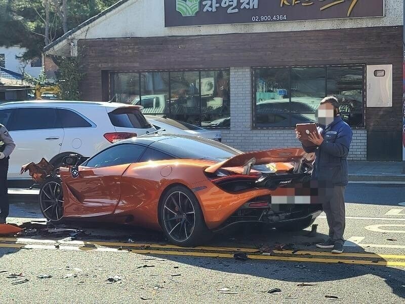 슈퍼카 차량사고.._4.jpg