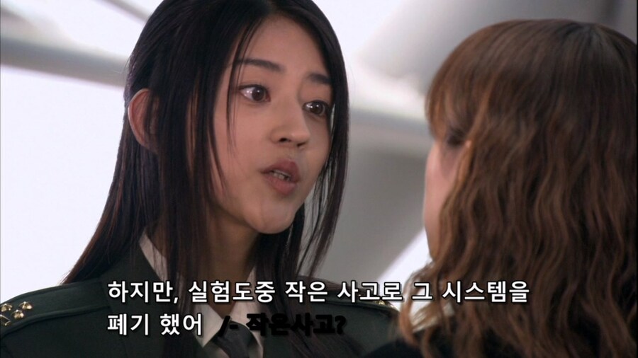 가면라이더)헤이세이 최초 극장판에서 나온 진짜 미1친년_7.jpg