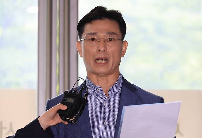 일방 면담요청 임성근, 결국 쫓기듯 떠나... 특검 "피의자 말에 답해야 하나"_1.jpg