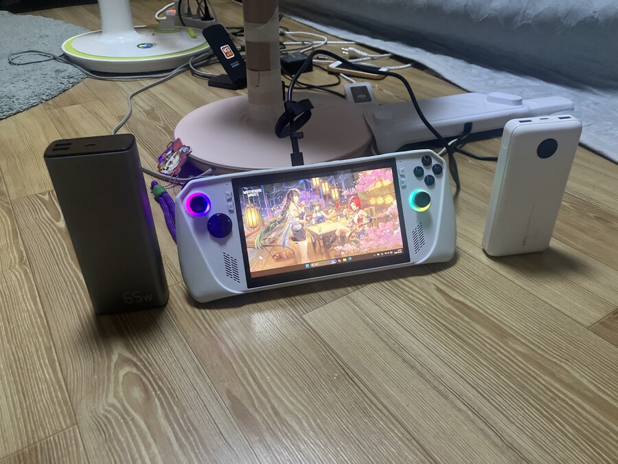UMPC] 이 폴렛폼 최대 단점이 배터리시간인데_1.jpg