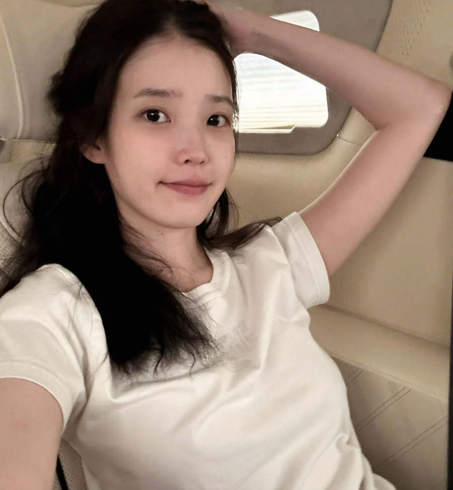 2025.06.26 아이유 인스타그램 사진 보정_4.jpg