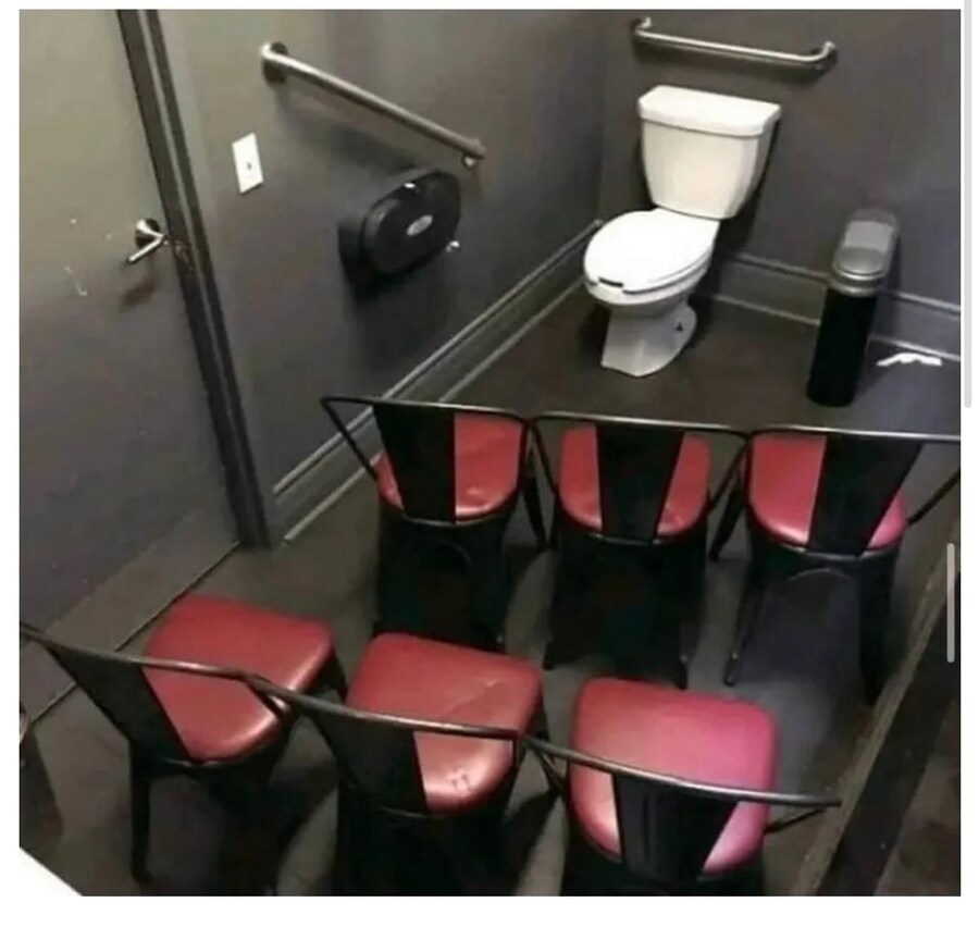 변비환자를 응원해주능 화장실_1.jpg