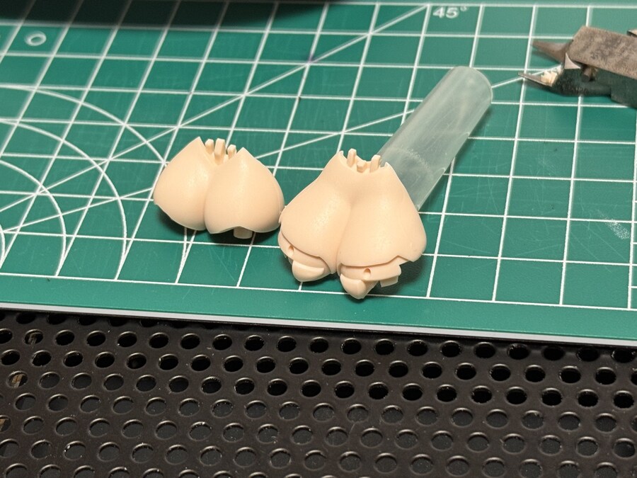 [코토부키야] 메가미 디바이스 오우부 츠쿠요미 레갈리아 소체 조립 이미지_2.jpg