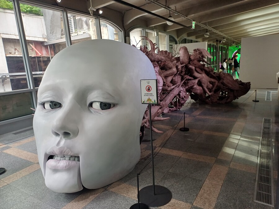 에반게리온에 사도 같은 작품_1.jpg