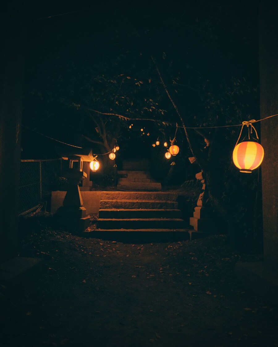 일본, 어떤 어촌의 밤풍경🏮_1.jpg