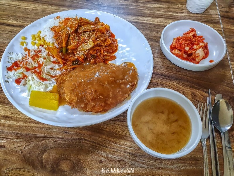 돈까스 vs 제육볶음 논쟁.jpg_3.jpg