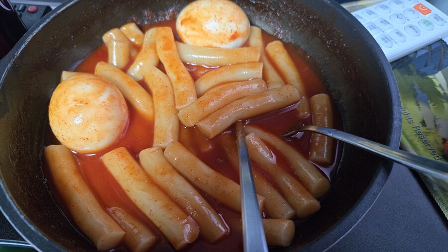 떡볶이 해먹는중_1.png