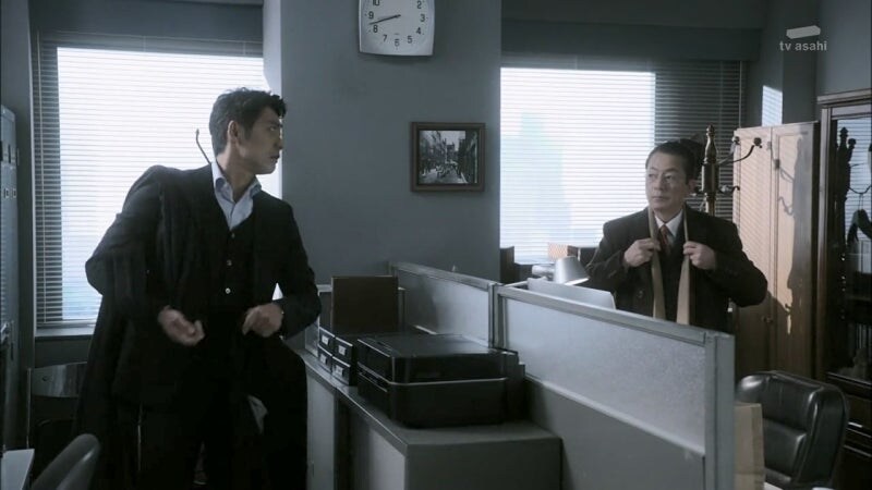 올해로 25년 된 일본 국민 수사드라마 주인공의 특징_14.jpg