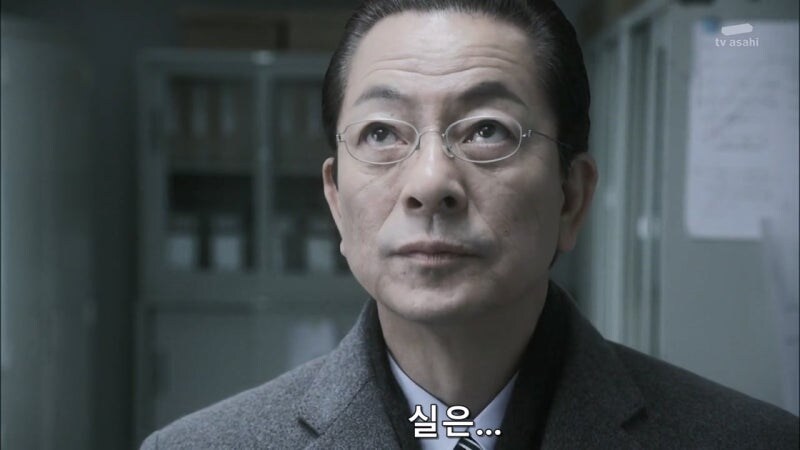 사랑하는 여자를 위해 살인을 저지를 수밖에 없었던 과학자_19.jpg