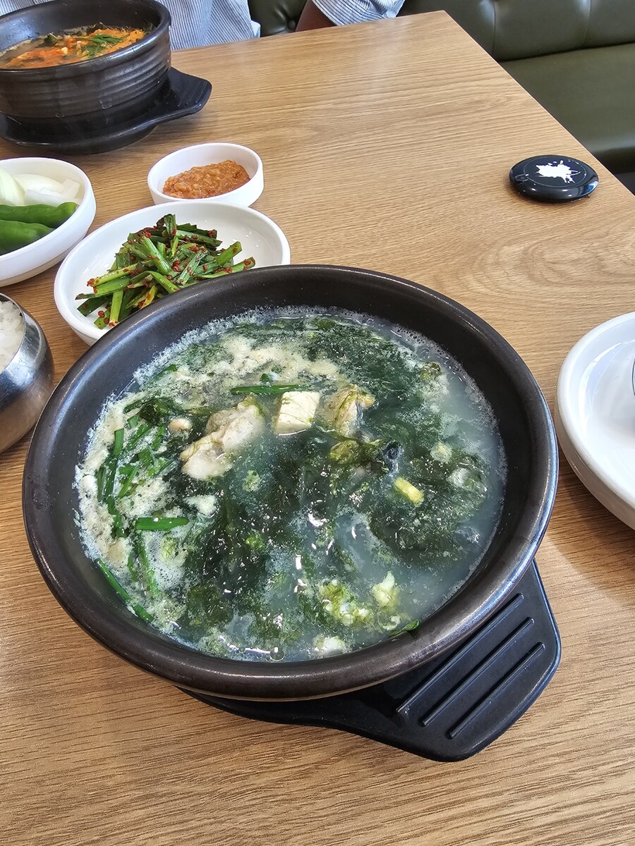 굴국밥 진짜 맛있더라_1.jpg