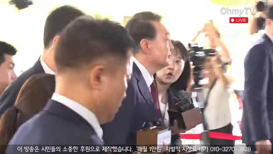 [속보] 윤 전 대통령, '내란 특검' 피의자 조사 위해 서울고검 출석_1.png