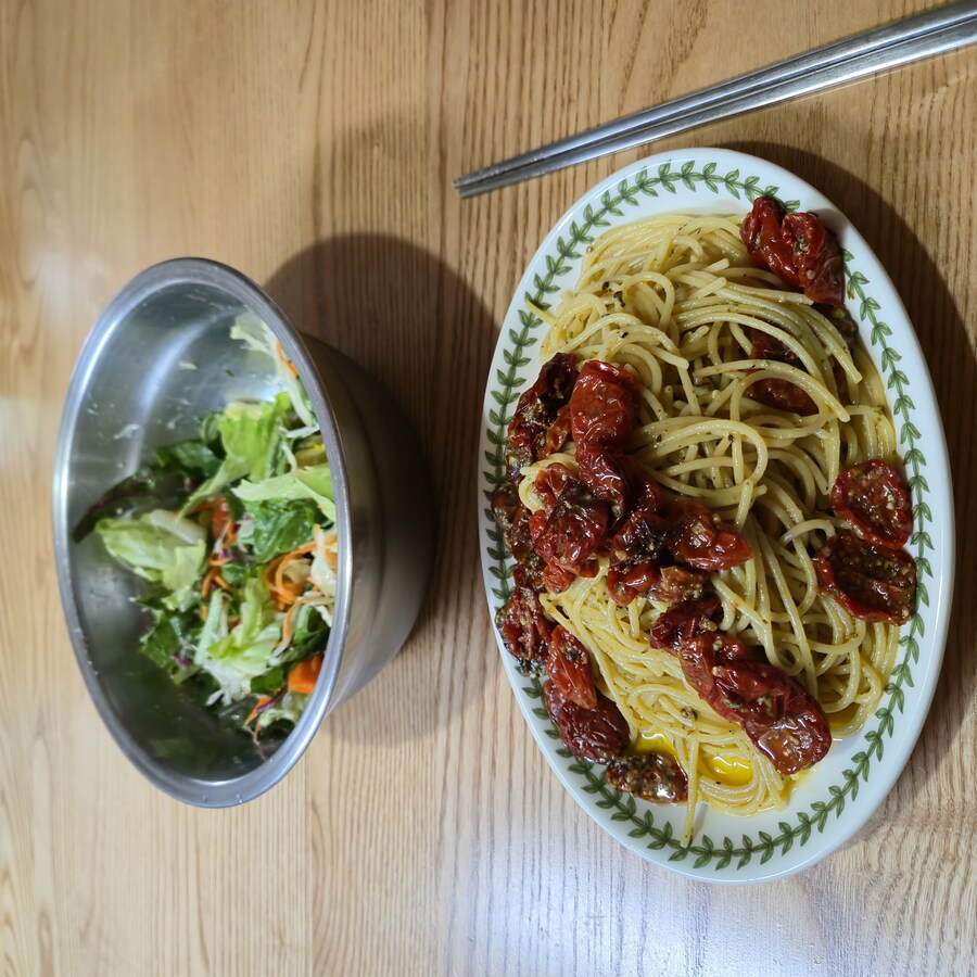선드라이 토마토 샐러드 냉파스타를 하려했어_1.jpg