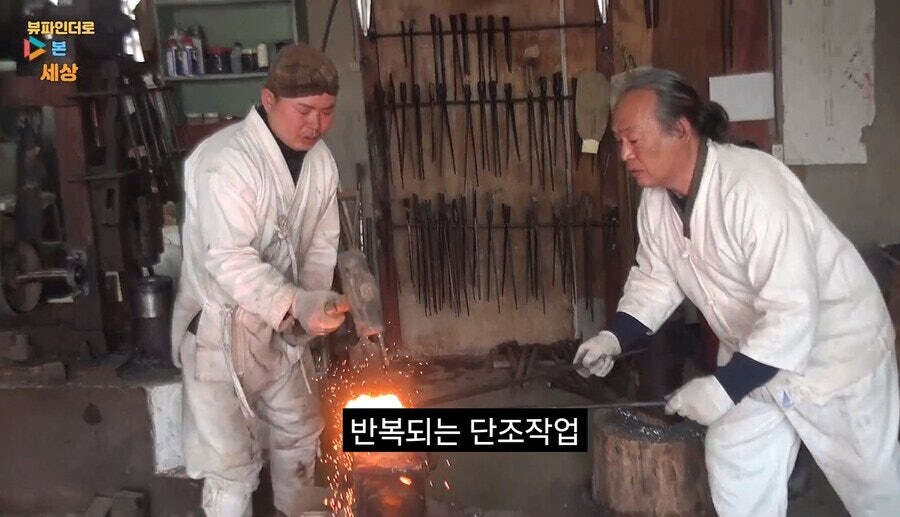 대한민국의 몇안되는 조선전통검 장인의 칼제작현장.jpg_9.jpg